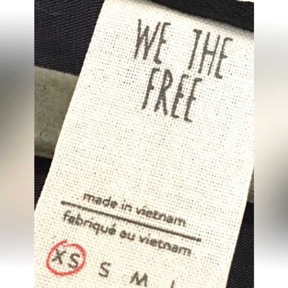 Free People Go With the Flow Tunic XSmall 0 2 Black Combo Slits High Low Top NWT - Picture 10 of 15